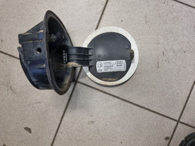 bontott AUDI A3 Tankajtó