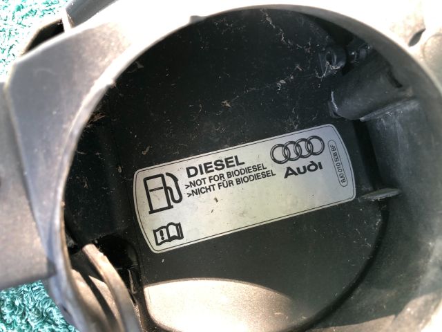 bontott AUDI A3 Tankajtó