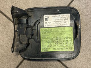 bontott AUDI A3 Tankajtó