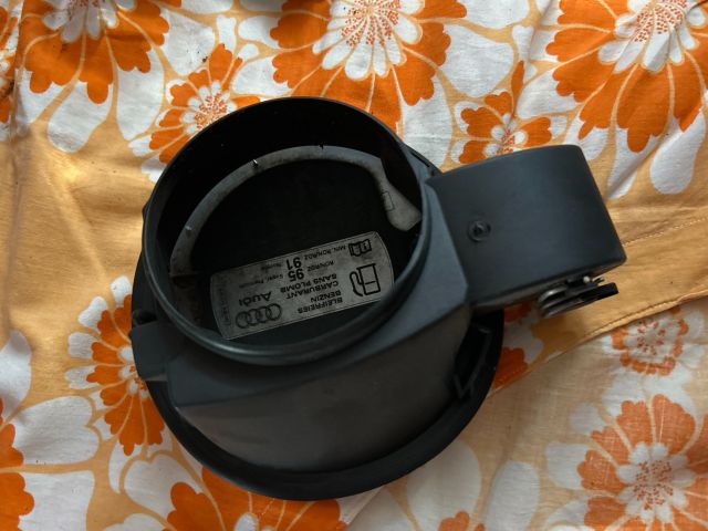 bontott AUDI A3 Tankajtó