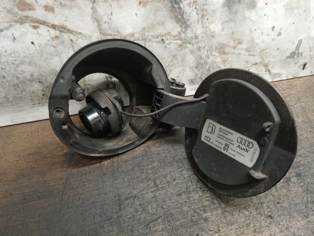 bontott AUDI A3 Tankajtó