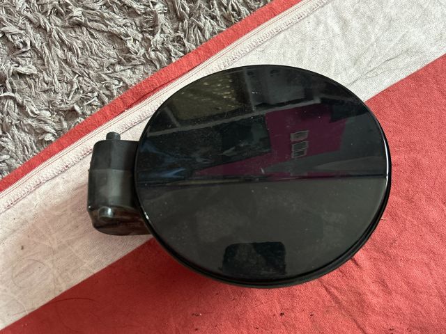 bontott AUDI A3 Tankajtó