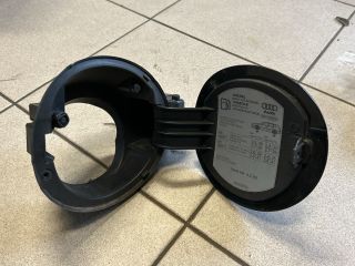 bontott AUDI A3 Tankajtó