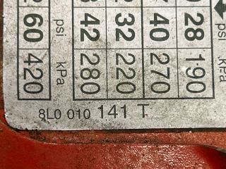 bontott AUDI A3 Tankajtó