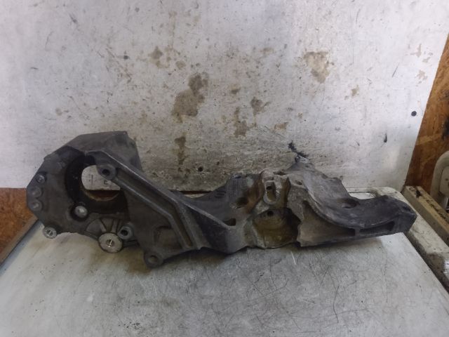 bontott AUDI A3 Tartó Bak