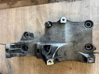 bontott AUDI A3 Tartó Bak