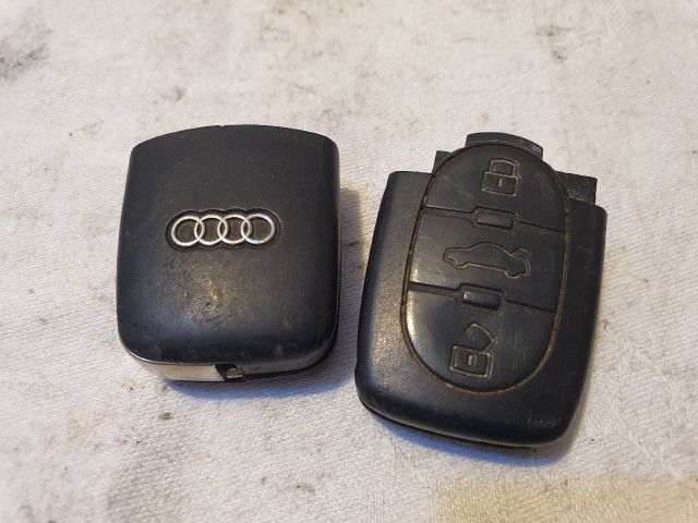 bontott AUDI A3 Távirányító Kulcsbetét