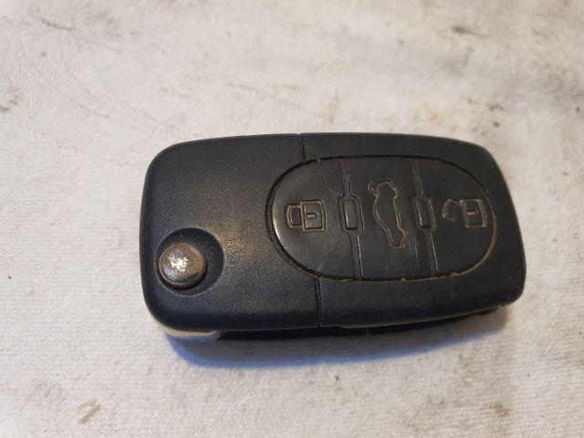 bontott AUDI A3 Távirányító Kulcsbetét