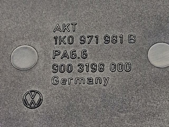 bontott AUDI A3 Ülés Rögzítő Takaró