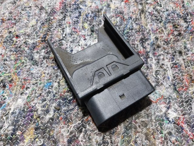 bontott AUDI A3 Üzemanyag Befecskendező Vezérlő