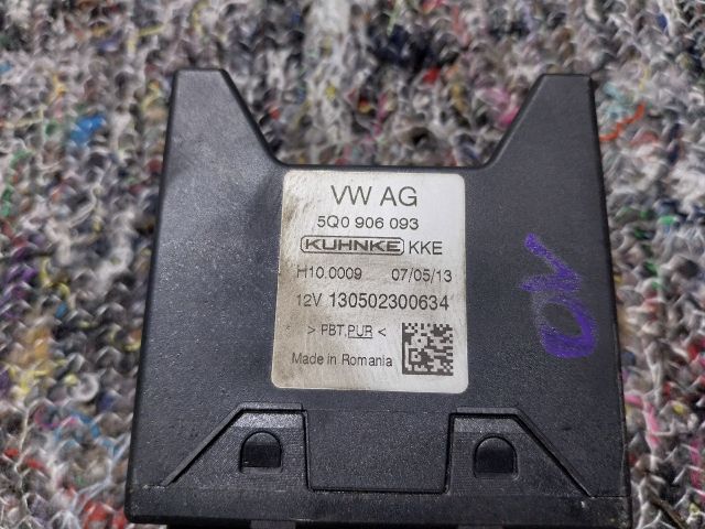 bontott AUDI A3 Üzemanyag Befecskendező Vezérlő