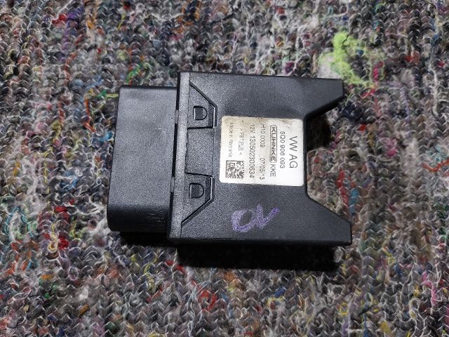 bontott AUDI A3 Üzemanyag Befecskendező Vezérlő