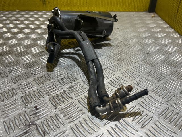 bontott AUDI A3 Üzemanyagszűrő Ház