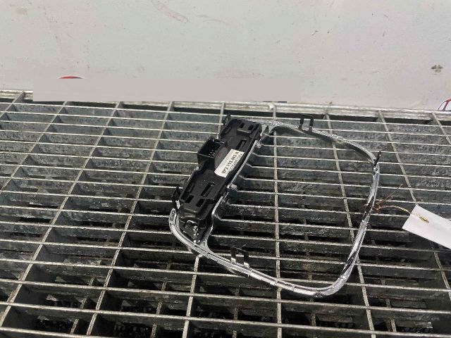 bontott AUDI A3 Váltókar Keret