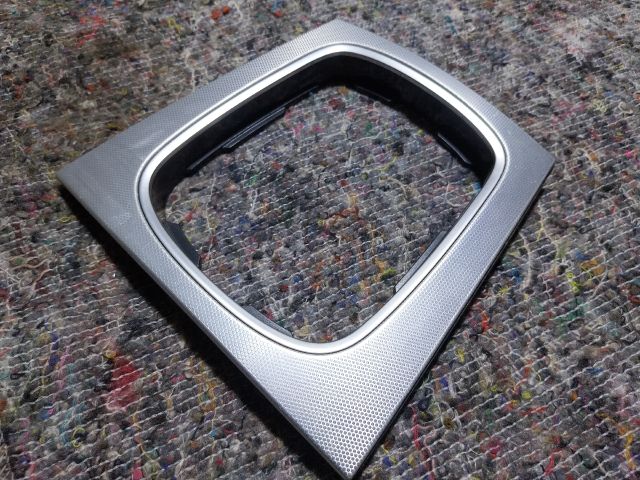 bontott AUDI A3 Váltószoknya Rögzítő Keret