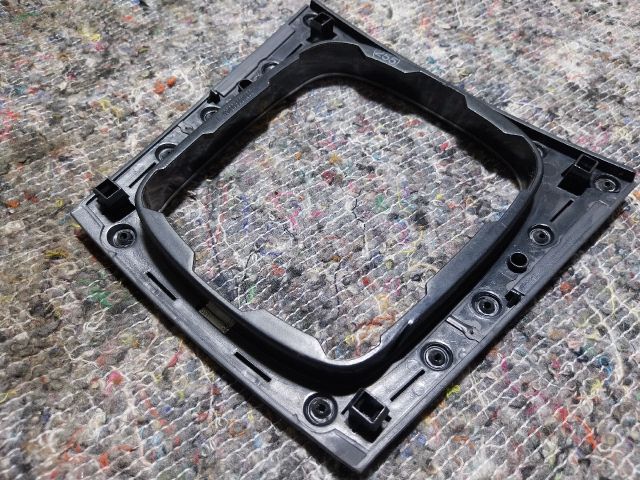 bontott AUDI A3 Váltószoknya Rögzítő Keret