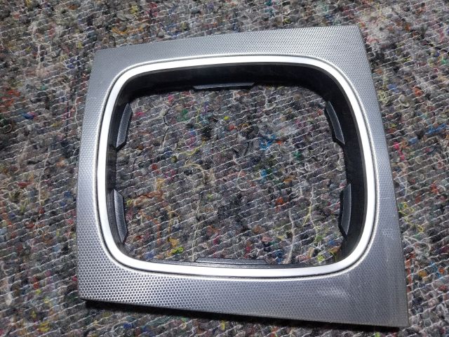 bontott AUDI A3 Váltószoknya Rögzítő Keret