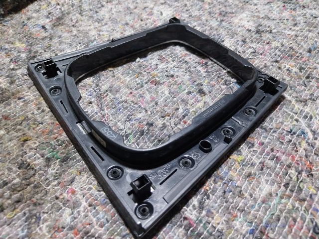 bontott AUDI A3 Váltószoknya Rögzítő Keret