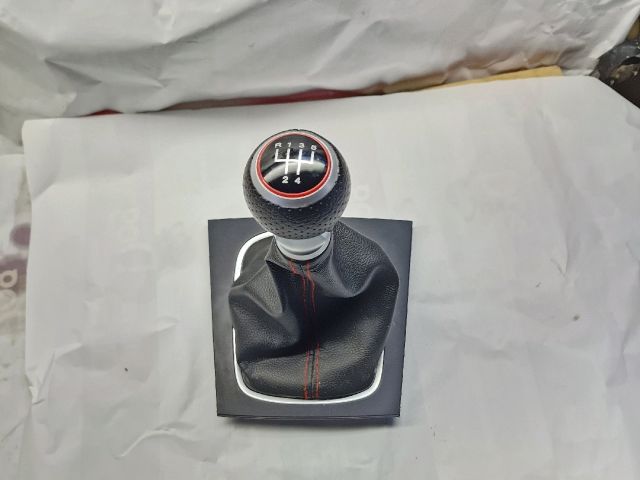 bontott AUDI A3 Váltószoknya