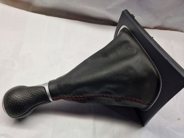 bontott AUDI A3 Váltószoknya