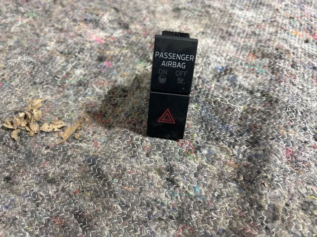 bontott AUDI A3 Vészvillogó Kapcsoló