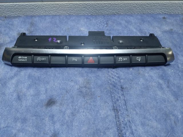 bontott AUDI A3 Vészvillogó Kapcsoló