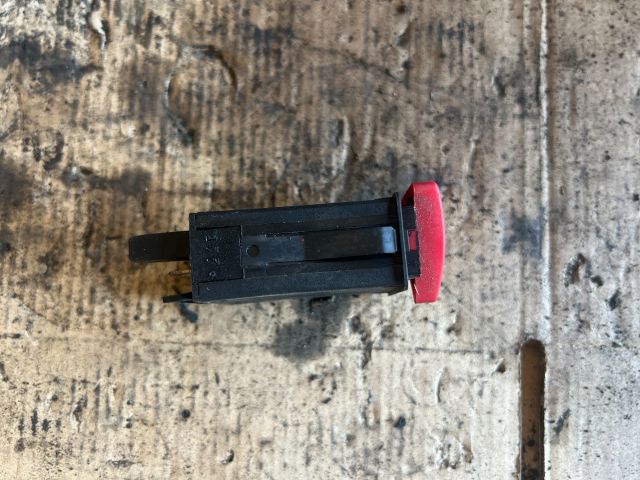 bontott AUDI A3 Vészvillogó Kapcsoló