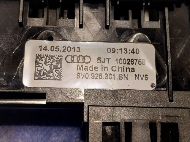 bontott AUDI A3 Vészvillogó Kapcsoló