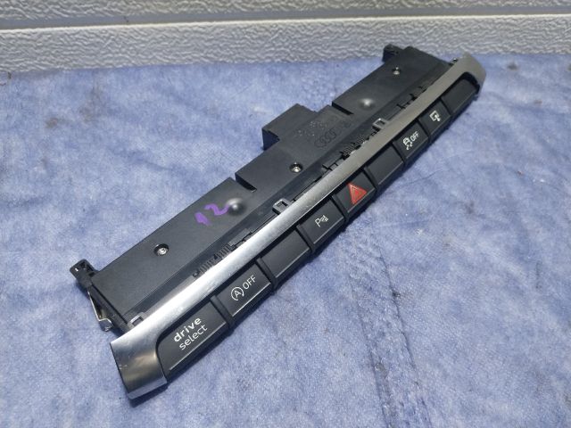 bontott AUDI A3 Vészvillogó Kapcsoló