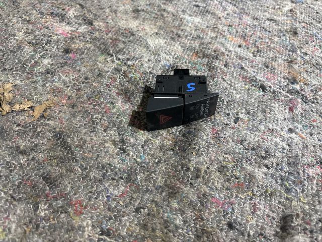 bontott AUDI A3 Vészvillogó Kapcsoló