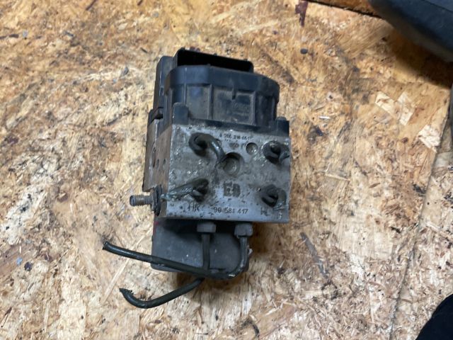 bontott AUDI A4 B5 ABS Kocka