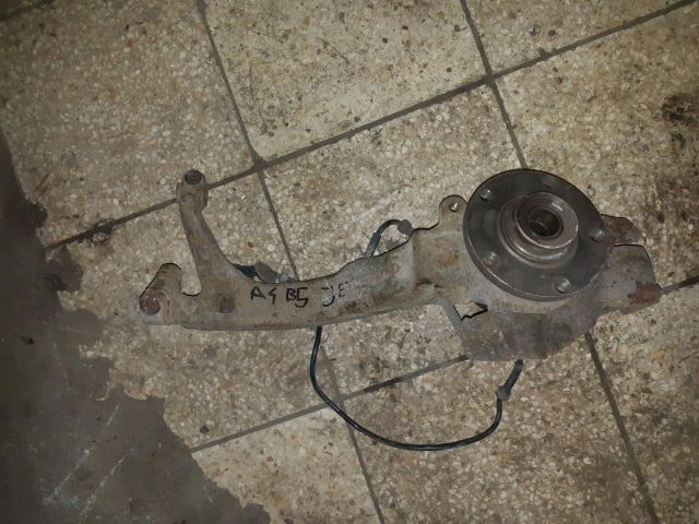 bontott AUDI A4 B5 Bal első Csonkállvány Kerékaggyal