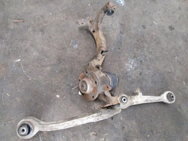 bontott AUDI A4 B5 Bal első Csonkállvány Kerékaggyal