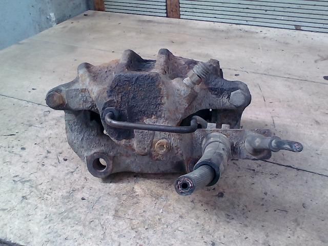 bontott AUDI A4 B5 Bal első Féknyereg Munkahengerrel