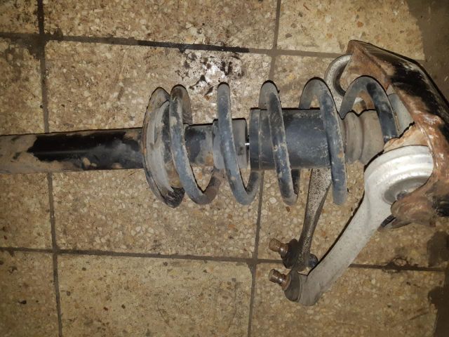 bontott AUDI A4 B5 Bal első Lengéscsillapító