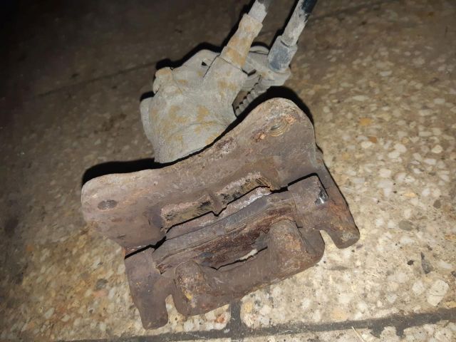 bontott AUDI A4 B5 Bal hátsó Féknyereg Munkahengerrel