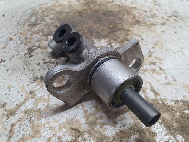 bontott AUDI A4 B5 Főfékhenger