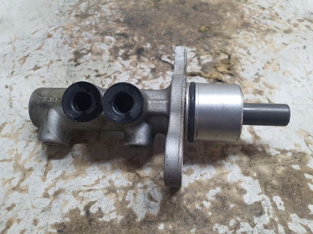 bontott AUDI A4 B5 Főfékhenger