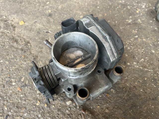 bontott AUDI A4 B5 Fojtószelep (Elektromos)