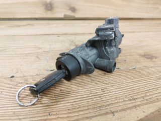 bontott AUDI A4 B5 Gyújtáskapcsoló Házzal