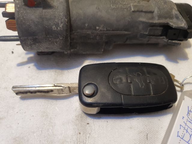 bontott AUDI A4 B5 Gyújtáskapcsoló Házzal