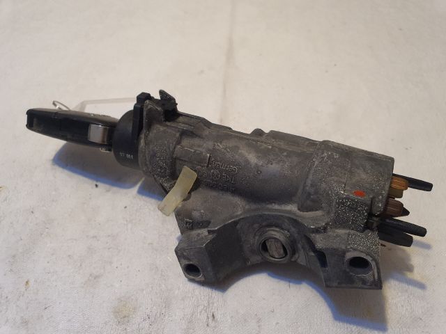 bontott AUDI A4 B5 Gyújtáskapcsoló Házzal