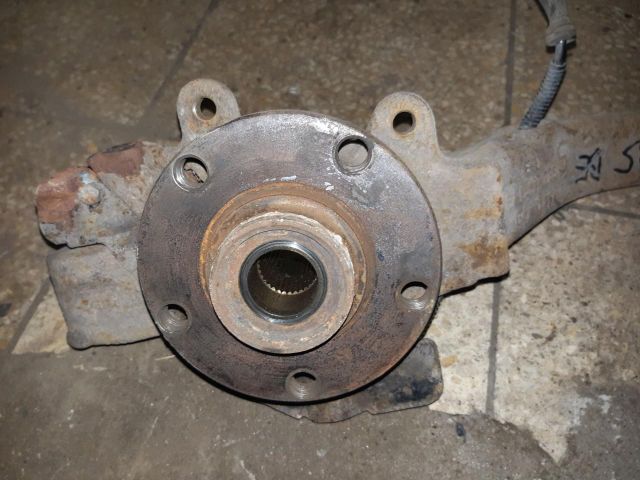 bontott AUDI A4 B5 Jobb első Csonkállvány Kerékaggyal