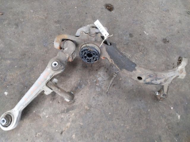 bontott AUDI A4 B5 Jobb első Csonkállvány Kerékaggyal