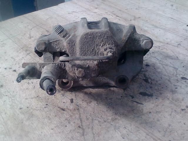 bontott AUDI A4 B5 Jobb első Féknyereg Munkahengerrel