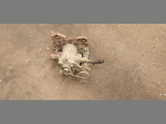 bontott AUDI A4 B5 Jobb hátsó Féknyereg Munkahengerrel