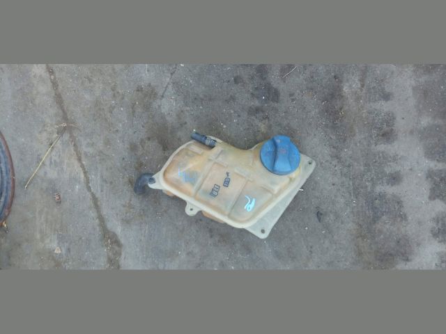 bontott AUDI A4 B5 Kiegyenlítő Tartály