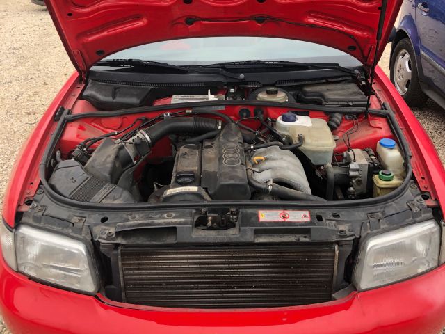 bontott AUDI A4 B5 Motor (Fűzött blokk hengerfejjel)