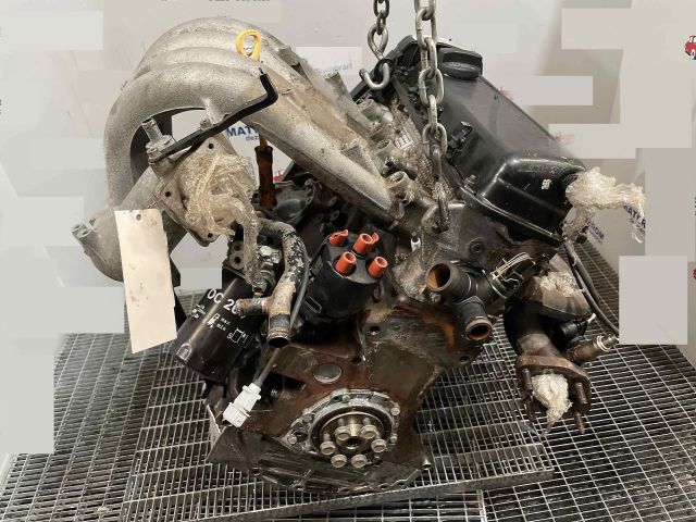 bontott AUDI A4 B5 Motor (Fűzött blokk hengerfejjel)