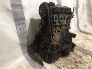 bontott AUDI A4 B5 Motor (Fűzött blokk hengerfejjel)